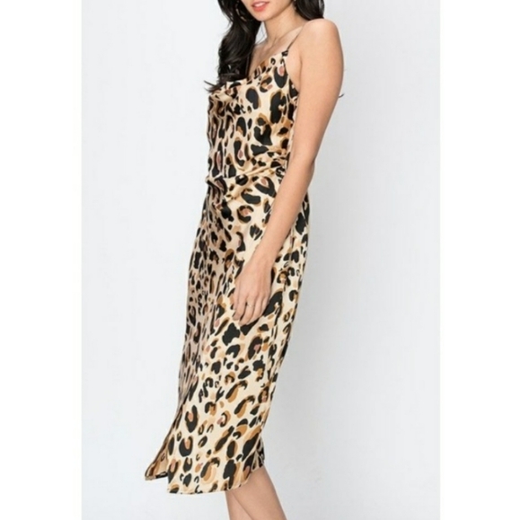 🆕 Silky Leopard print dress - Picture 12 of 13
